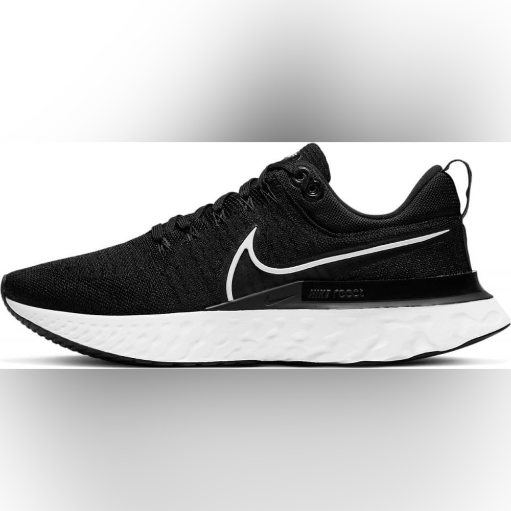 Nike flyknit shoes